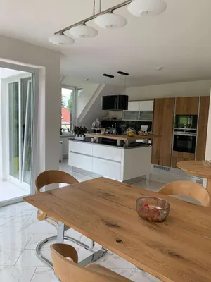 Exklusive 4-Zimmer-Dachgeschosswohnung mit umlaufenden Terrassen und Grünblick - 1190 Wien Döbling – Bild 3