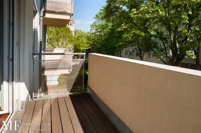 Exklusives Wohnen mit Pool – Bild 3
