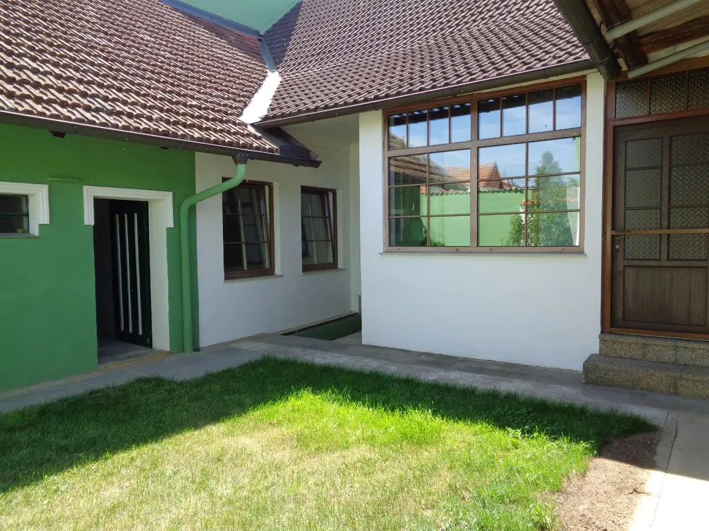Hohenau: S-Bahn: nettes Wohnhaus mit kleinem Garten im Ortszentrum gelegen - Ansicht 3