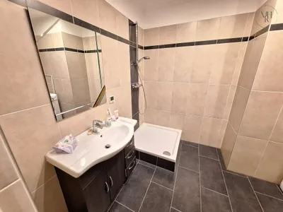 5-Zimmer-Gewerbeimmobilie mieten in Neunkirchen – 137 m², € 900 – Bild 8 von 9