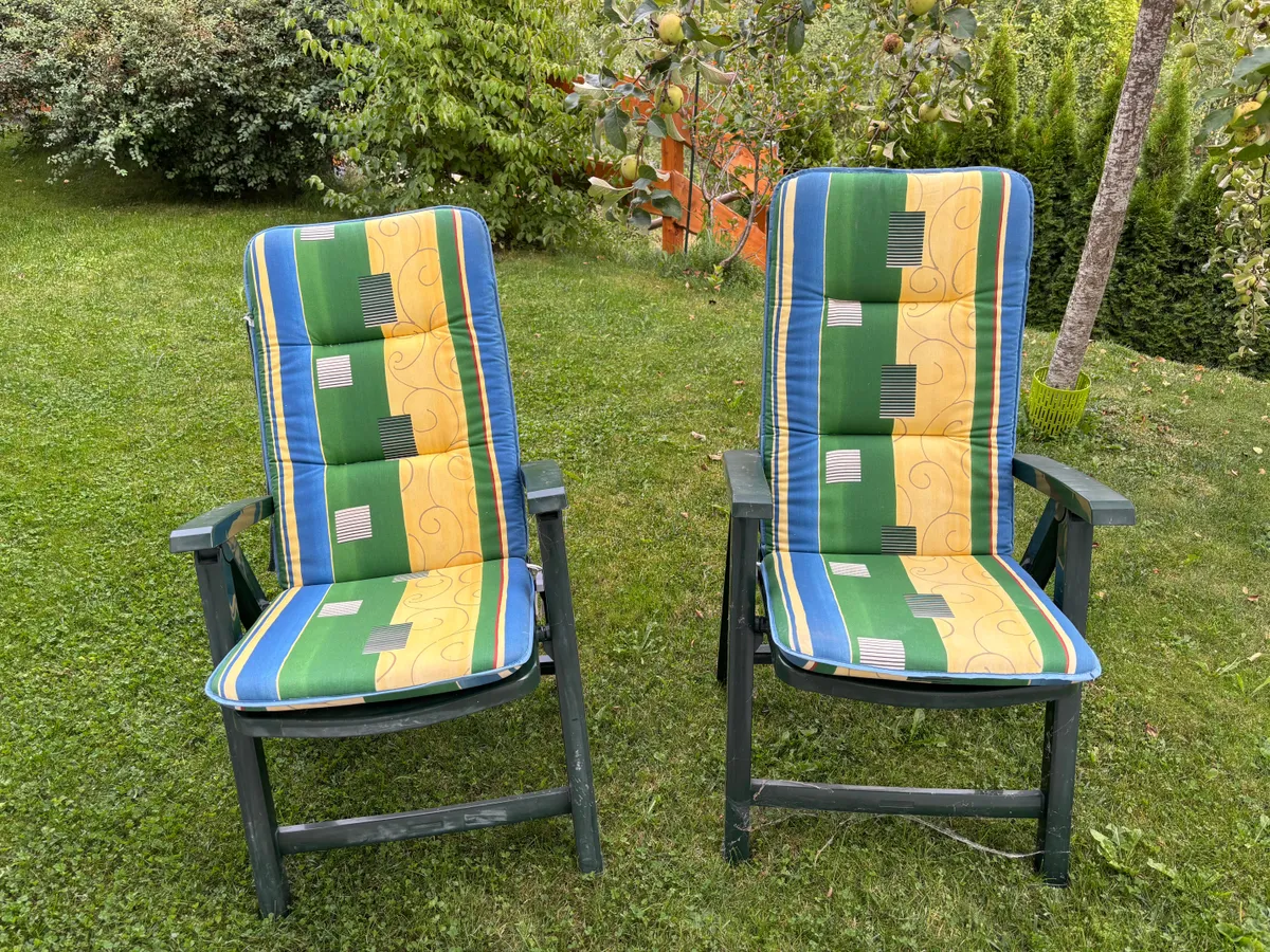 Zu verschenken: Gartenmöbel - Gartenmöbel / Griller / Dekoration (Zustand: Gebraucht)