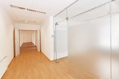 Gewerbeimmobilie mieten in Wien – 310 m², € 14 – Bild 1 von 10