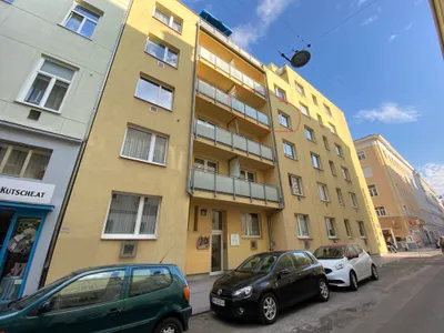Sehr gemütliche, helle, sanierte und ruhige 3-Zimmer-Wohnung in Zentrumsnähe
