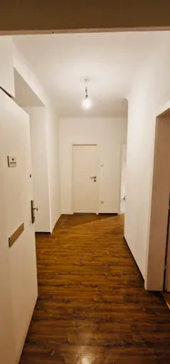 Sehr gemütliche, helle, sanierte und ruhige 3-Zimmer-Wohnung in Zentrumsnähe – Bild 2