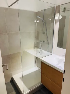 Sehr gemütliche, helle, sanierte und ruhige 3-Zimmer-Wohnung in Zentrumsnähe – Bild 3