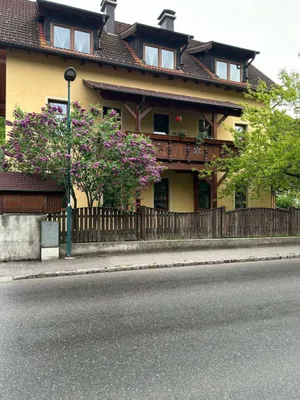 7-Zimmer-Wohnung mieten in Wiener Neustadt Land – 160 m², € 1.000 – Bild 1 von 17
