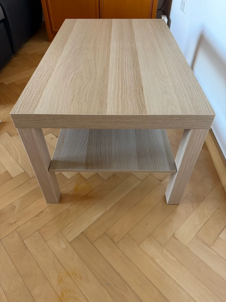 IKEA LACK Couchtisch Eiche 90 × 55 cm, € 10,- (8020 Lend)