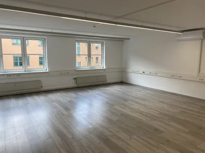 7-Zimmer-Gewerbeimmobilie mieten in Linz – 284 m², € 3.827 – Bild 13 von 26