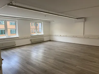 7-Zimmer-Gewerbeimmobilie mieten in Linz – 284 m², € 3.827 – Bild 15 von 26