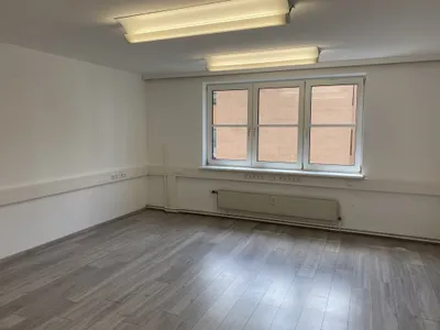 7-Zimmer-Gewerbeimmobilie mieten in Linz – 284 m², € 3.827 – Bild 17 von 26