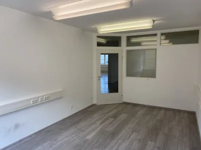 7-Zimmer-Gewerbeimmobilie mieten in Linz – 284 m², € 3.827 – Bild 21 von 26