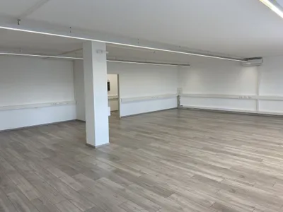 7-Zimmer-Gewerbeimmobilie mieten in Linz – 284 m², € 3.827 – Bild 10 von 26