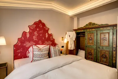 BESTE LAGE + Luxussuite im Dachgeschoss + KÄRNTNER STRASSE + Wohnen mit Hotelkomfort! – Bild 2