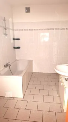 3-Zimmer-Wohnung mieten in Hollabrunn – 85,07 m², € 918 – Bild 7 von 14