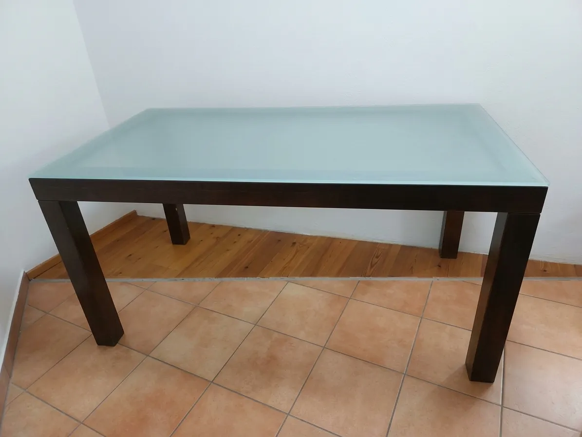 Zu verschenken: Esstische - Tische (Zustand: Gebraucht)