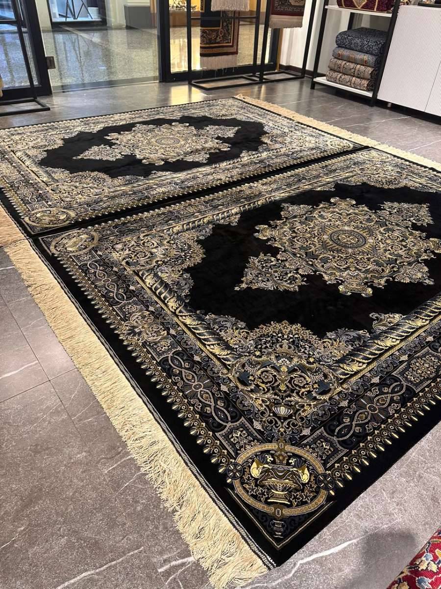 NEU PAAR (2×) 208×142 cm Handgeknüpfte Hossein Erami Ghom Seidenteppiche "Versace - Black" | 5,90 m² | 71 Raj | 6.048.000 Knoten | 100 % Seide auf Seide Garantiert HANDGEKNÜPFT PERSER- & ORIENTTEPPICHE W1