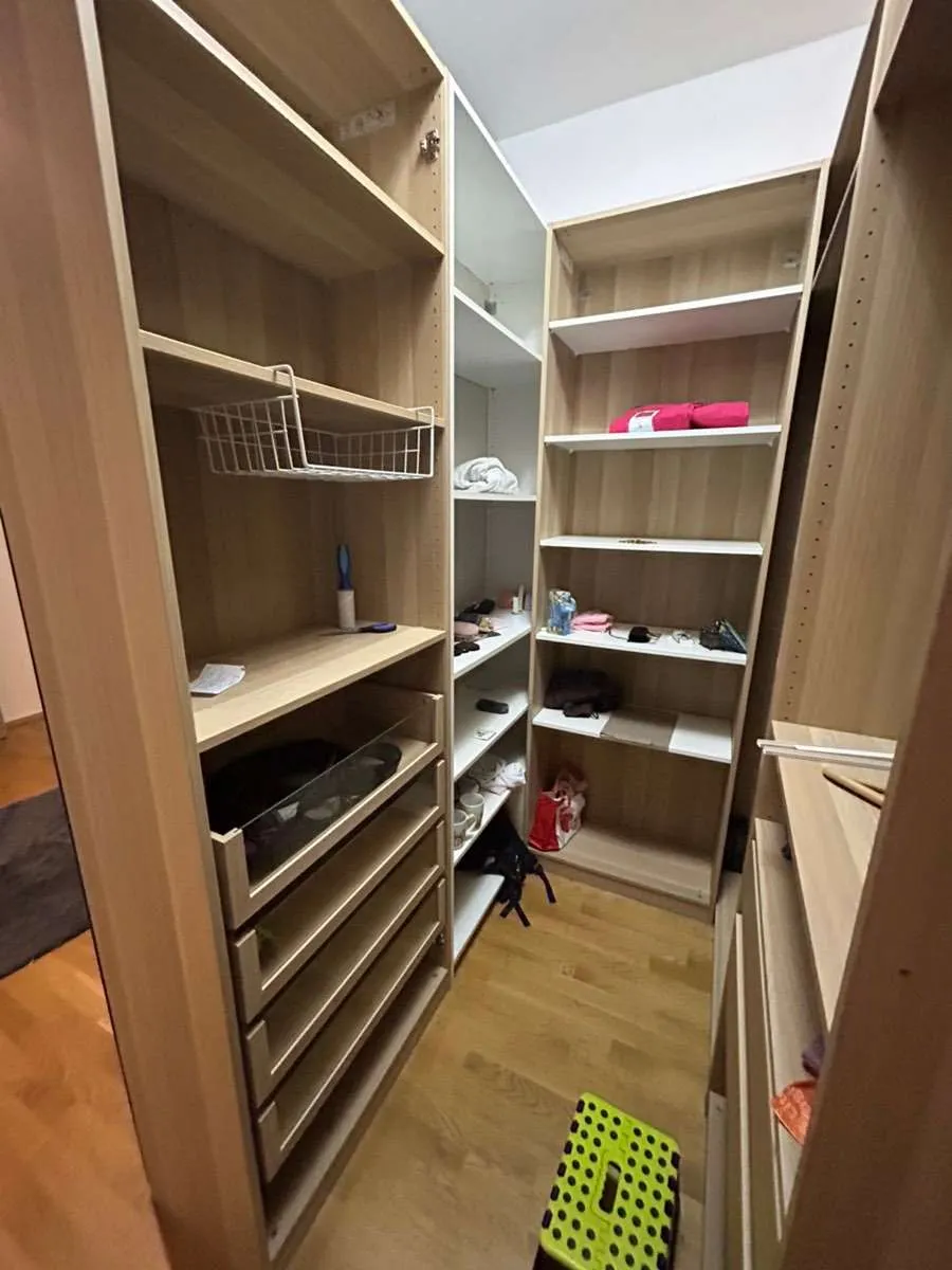 Begehbarer Kleiderschrank aus Ikea PAX Regalen, € 400,- (2340 Mödling)