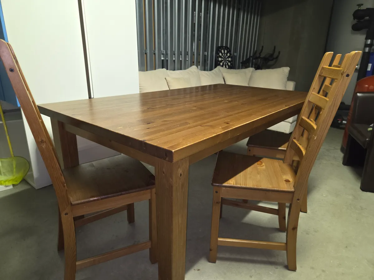 Großer IKEA Esstisch mit 4 Stühlen, € 100,- (8044 Mariatrost)