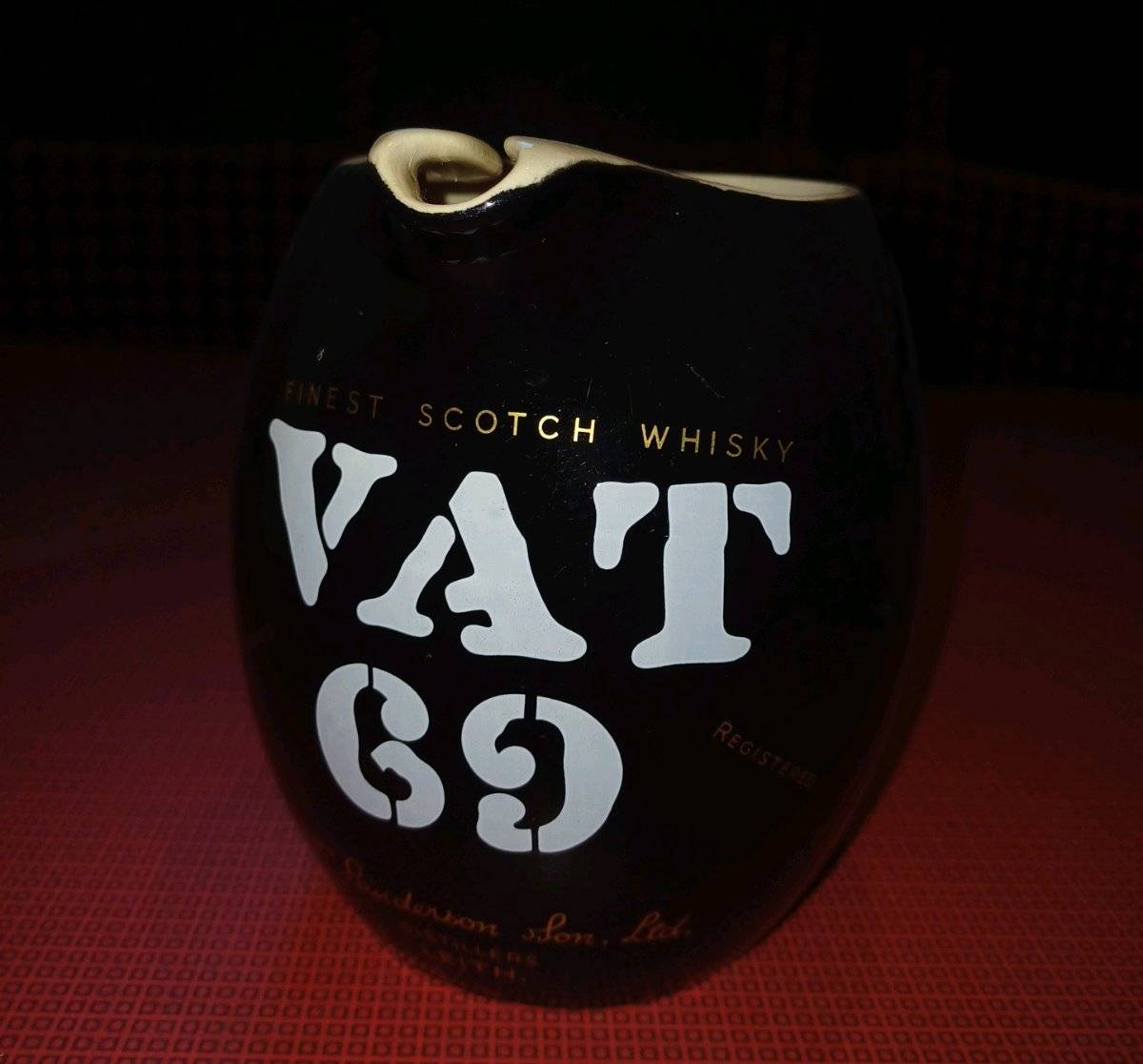 VAT 69 Wasserkrug, Vintage
