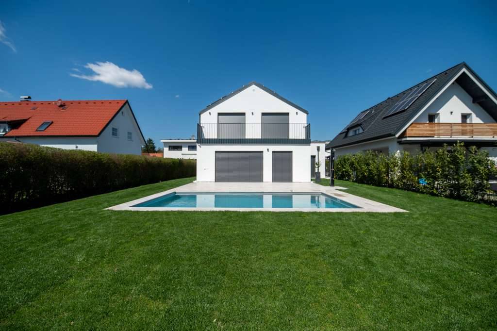 *RESERVIERT! EIGENES WASSER UND STROM! EINFAMILIENHAUS MIT DOPPELGARAGE UND POOL IN SEIERSBERG-PIRKA! PROVISIONSFREI!* - Ansicht 3