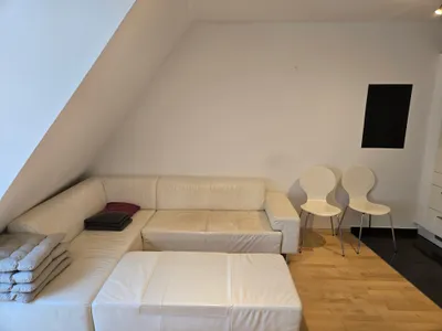 Sonnige Wohnung mit Balkon für Erasmus-StudentInnen, Singles und Paare