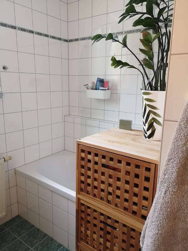 Sonnige, helle Terrassen-/ Balkonwohnung mit Autoabstellplatz – pohled 2