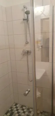 30-Zimmer-Immobilie mieten in Amstetten – 1 600 m², € 600 – Bild 9 von 17