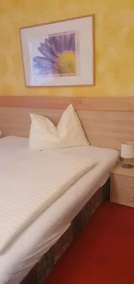 30-Zimmer-Immobilie mieten in Amstetten – 1 600 m², € 600 – Bild 11 von 17