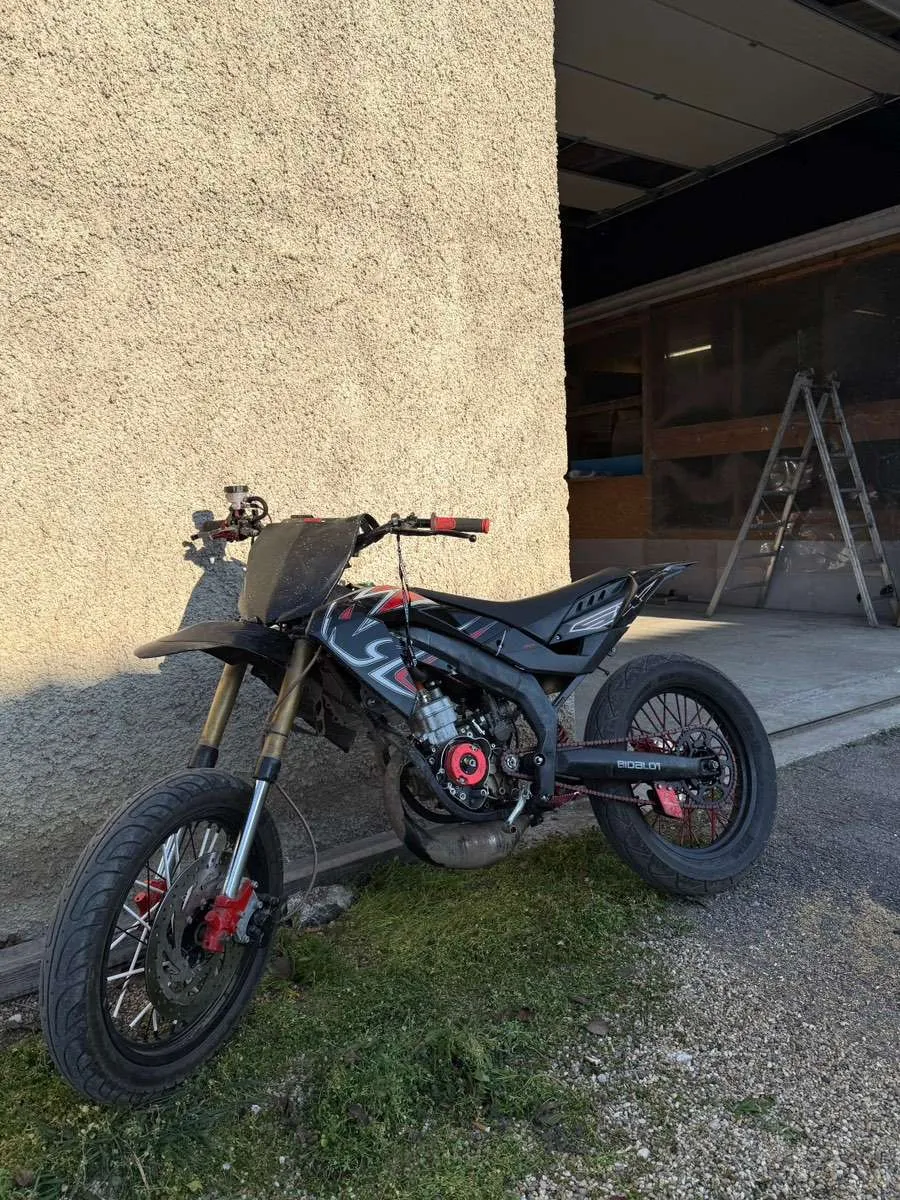 Aprilia SX