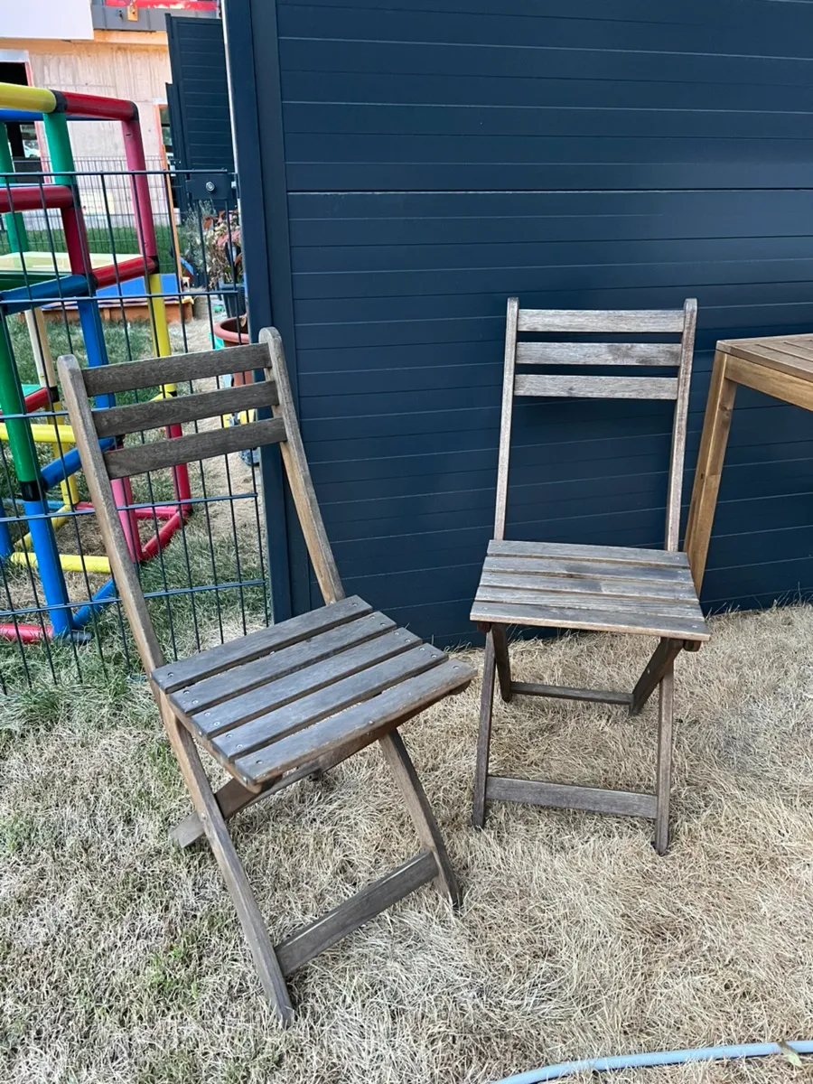 2x IKEA ÄPPLARÖ Klappstühle aus Holz - Garten/ Balkon, € 15,- (8010 Jakomini)