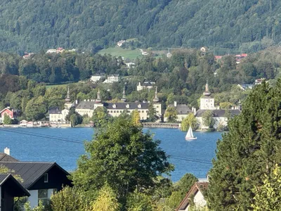 5-Zimmer-Haus mieten in Gmunden – 140 m², € 2.300 – Bild 2 von 16
