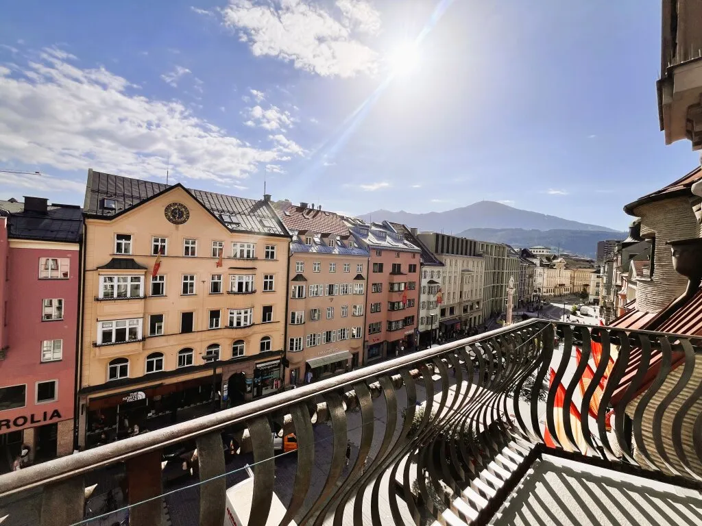 Stilvolles Altbau-Büro mit sensationeller Aussicht im Herzen Innsbrucks - ab November 2026 verfügbar! - Ansicht 2