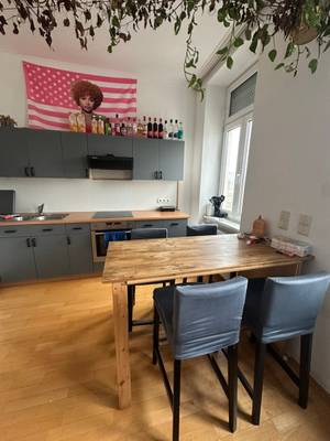 Großes helles Zimmer in 2er WG Top Lage