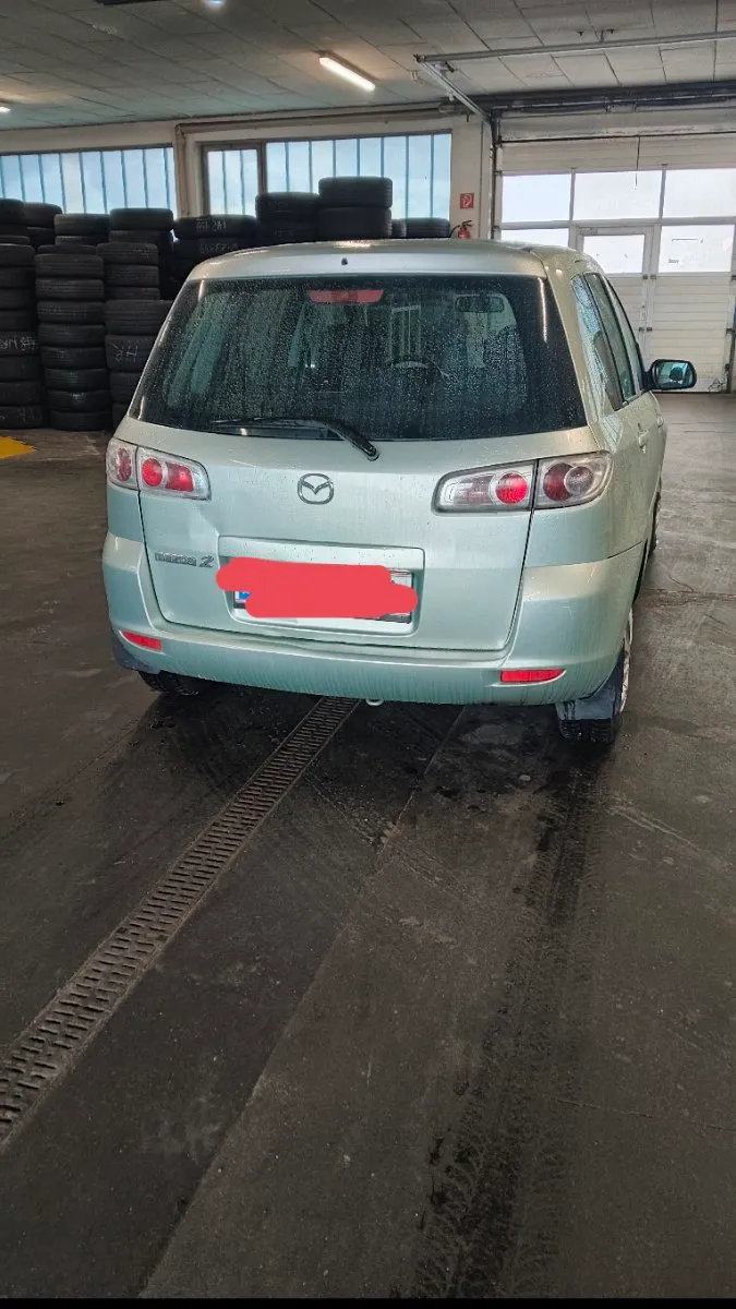 Mazda Mazda2 2006 photo 2