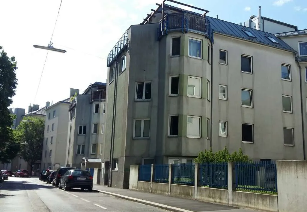 Hackinger Straße 55 | Motorradgaragenplatz - Ansicht 2