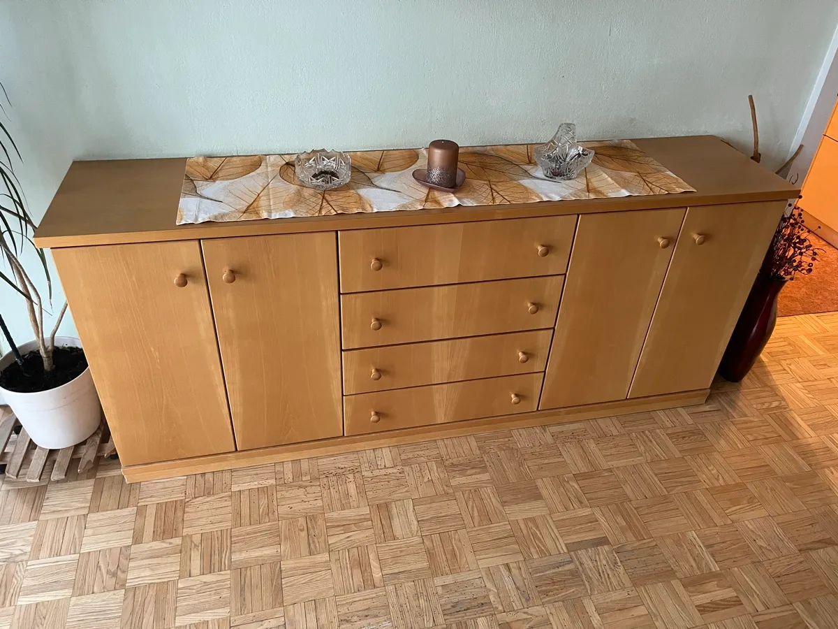 Zu verschenken: Kommoden / Anrichten - Regale / Kästen