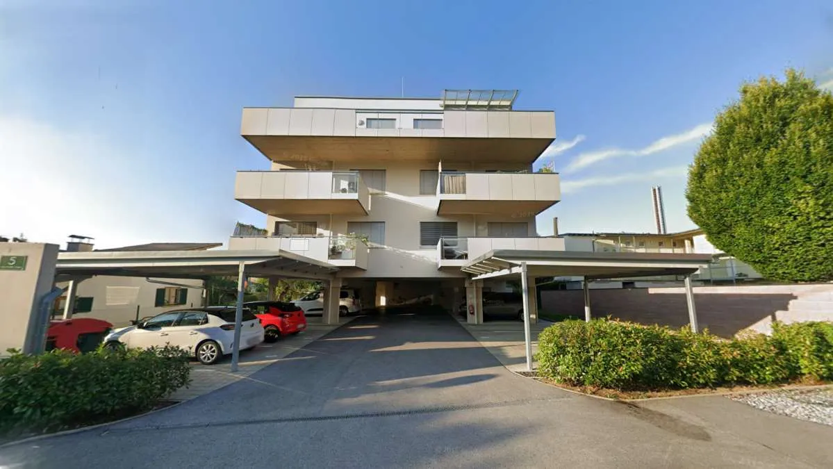 Moderne 2-Zimmer-Eigentumswohnung mit großem Balkon + Parkplatz + riesigem Kellerabteil - Ansicht 2