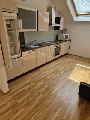 4-Zimmer-Wohnung mieten in Wien – 80 m², € 1.699 – Bild 2 von 18