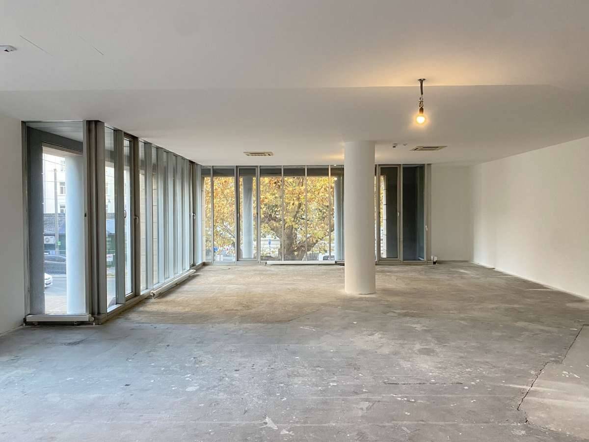 Sehr helle Bürofläche - komplett saniert in 5020 Salzburg zu mieten - Prikaz 3