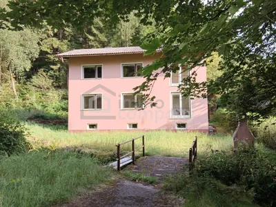 7-Zimmer-Haus kaufen in Neunkirchen – 156 m², € 380.000 – Bild 1 von 12