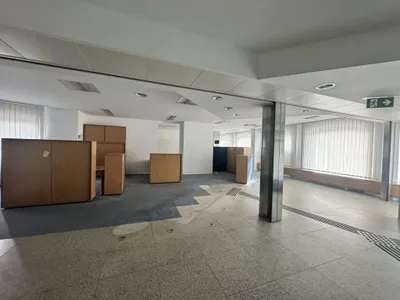 Gewerbeimmobilie mieten in Vöcklabruck – 200 m², € 2.700 – Bild 11 von 15