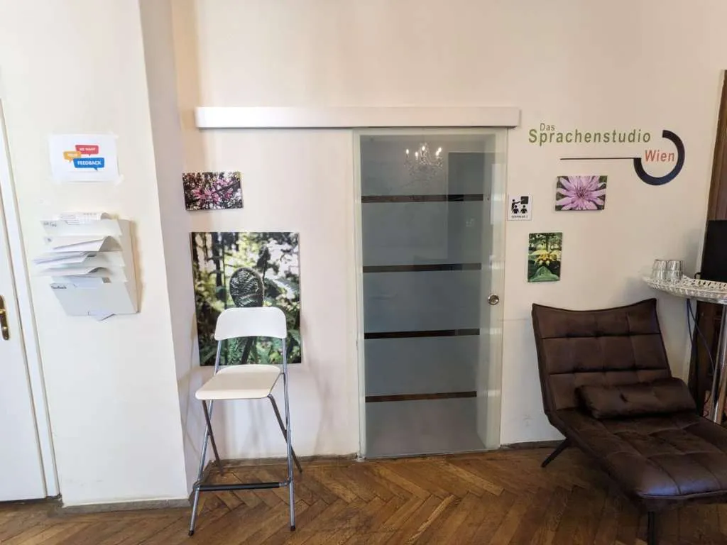 Schöne Event- Location Mariahilferstraße oder Lernstudio Vortragsraum Täglich auch Samstag und Sonntag ab 13:00 am Nachmittag zu vermieten - Ansicht 2