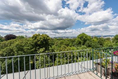 Neuwertige DG-Wohnung nahe des Botanischen Gartens mit Blick über Wien! – Bild 2