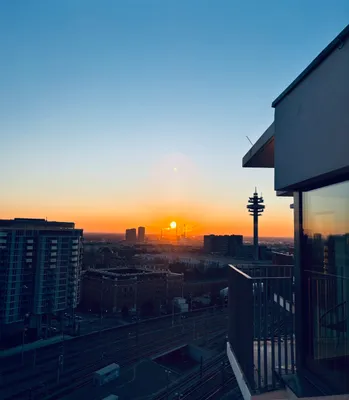 METROPOLITAN Nachmieter gesucht: 19 Etage Moderne Wohnung (44,99 m²) nahe Hauptbahnhof mit Balkon – Bild 3