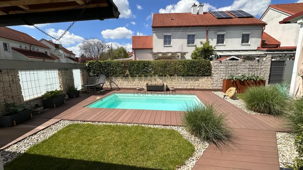 Familienfreundliches Reihenhaus mit Pool und exklusivem Wohnkomfort - Ansicht 3