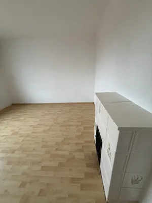 Ruhelage, 2 zentrale Zimmer, neue Küche – Bild 3