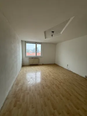 Ruhelage, 2 zentrale Zimmer, neue Küche – Bild 2