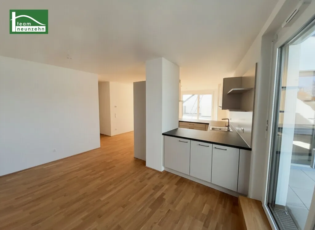 DACHGESCHOSSWOHNTRAUM - geräumige 3 Zimmer-Wohnung mit 60 m² Dachterrasse - KARMELITERHOF - Ansicht 2