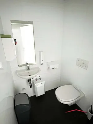 4-Zimmer-Gewerbeimmobilie mieten in Graz – 138 m², € 1.501 – Bild 7 von 10
