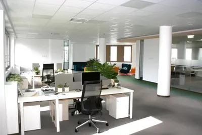 Gewerbeimmobilie mieten in Wien – 2 010 m², € 27.939